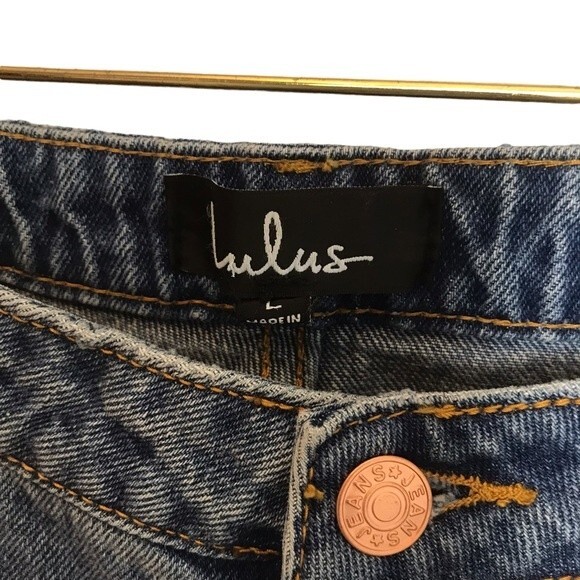 Lulu’s Herrera Light Wash Cropped Wide Leg Jeans - Picture 5 of 8